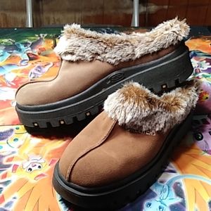 Sketchers Shindigs Faux Fur Slip Ons